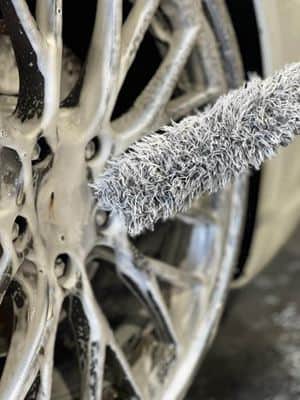 מברשת לניקוי גלגלים