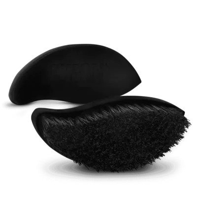 מברשת ארגונומית לניקוי צמיגים – GYEON Q²M TireBrush