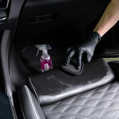 GYEON Q²M Scrub Pad EVO - כרית לניקוי פנים הרכב