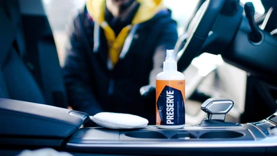 נוזל הגנה לפלסטיק וגומי – GYEON Q²M Preserve