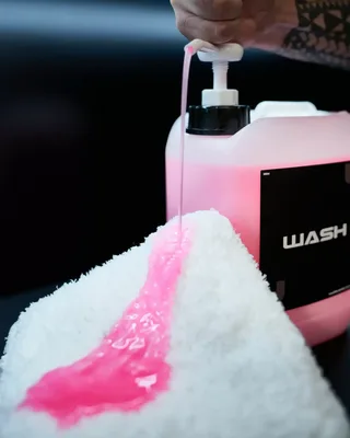 שמפו לרכב נייטרלי מקציף - YUM WASH NEUTRAL SHAMPOO