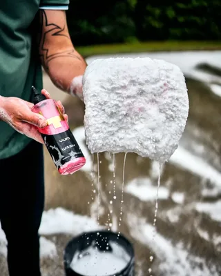 שמפו לרכב נייטרלי מקציף - YUM WASH NEUTRAL SHAMPOO